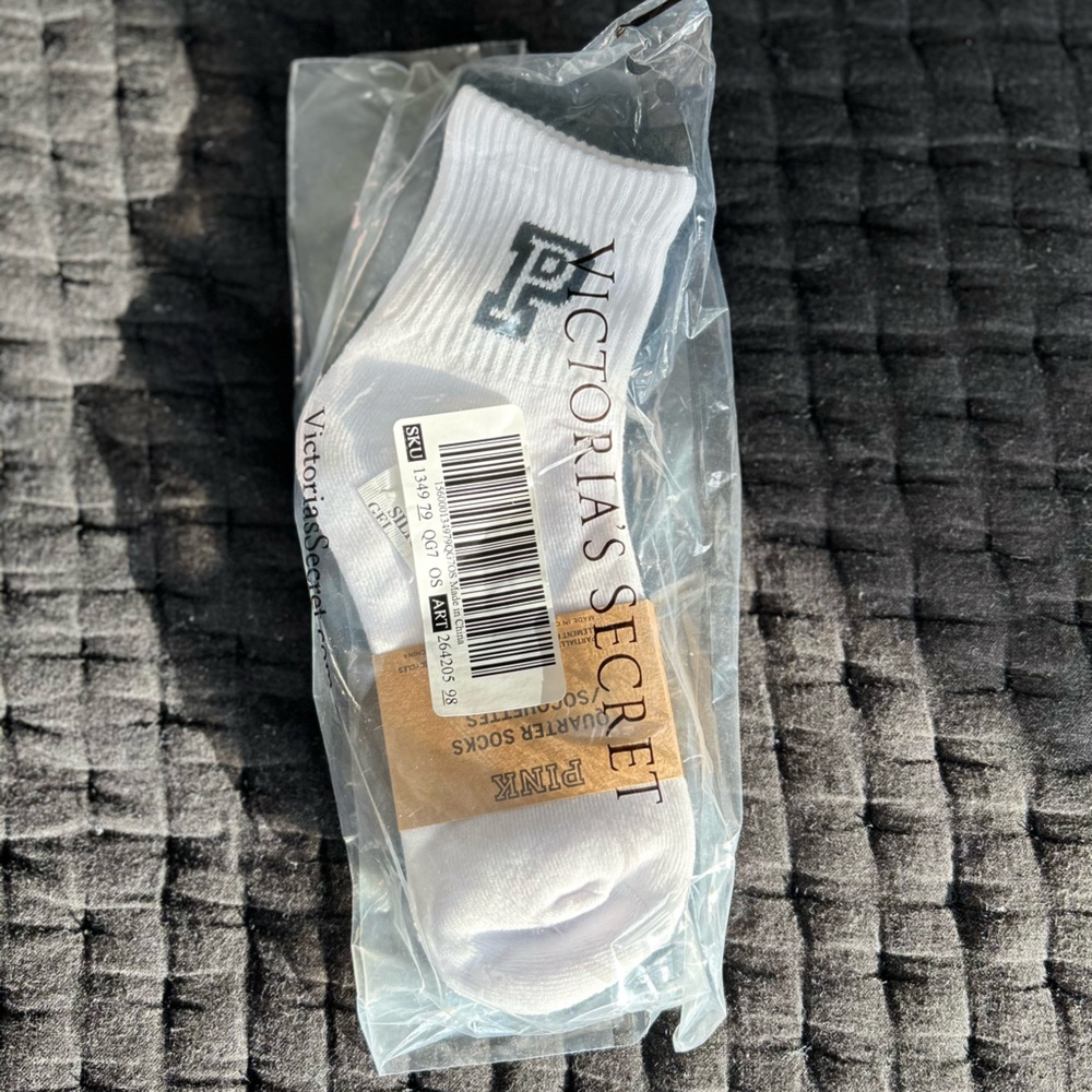 NWT VS PINK Socks